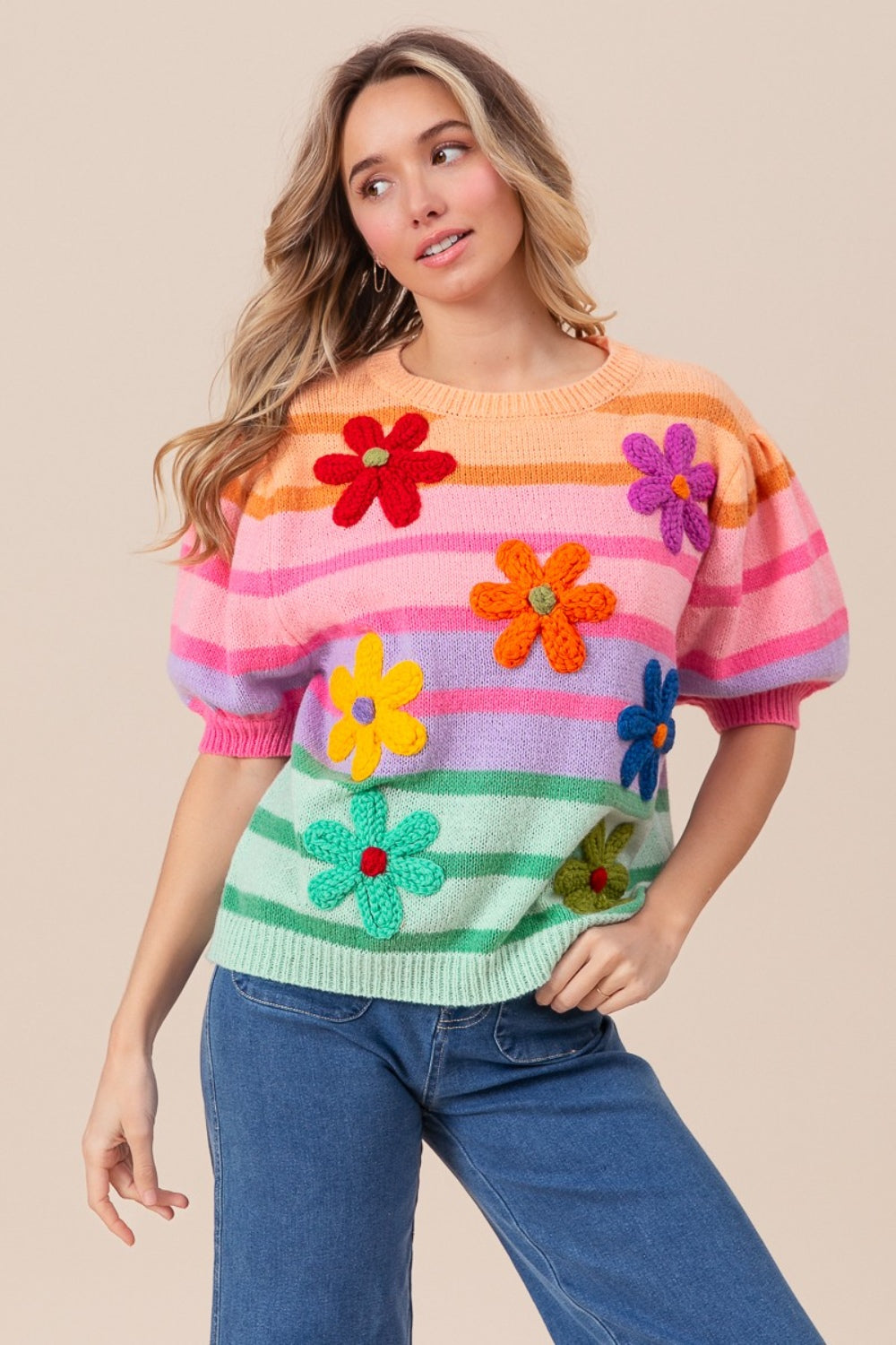 NORA | Sweater met gestreepte mouwen en bloemmotief