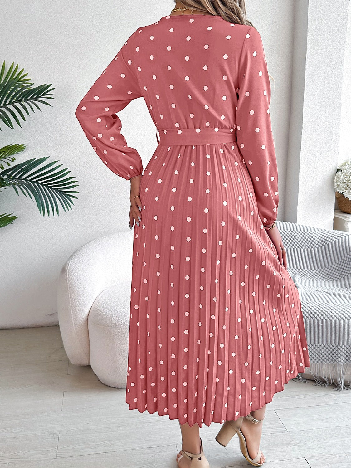 PERLA | Gestrikte polka dot midi-jurk met lange mouwen