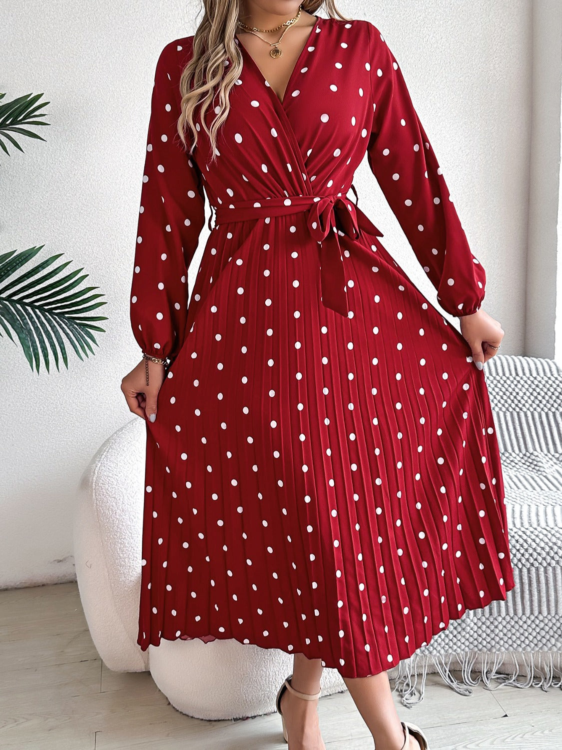 PERLA | Gestrikte polka dot midi-jurk met lange mouwen