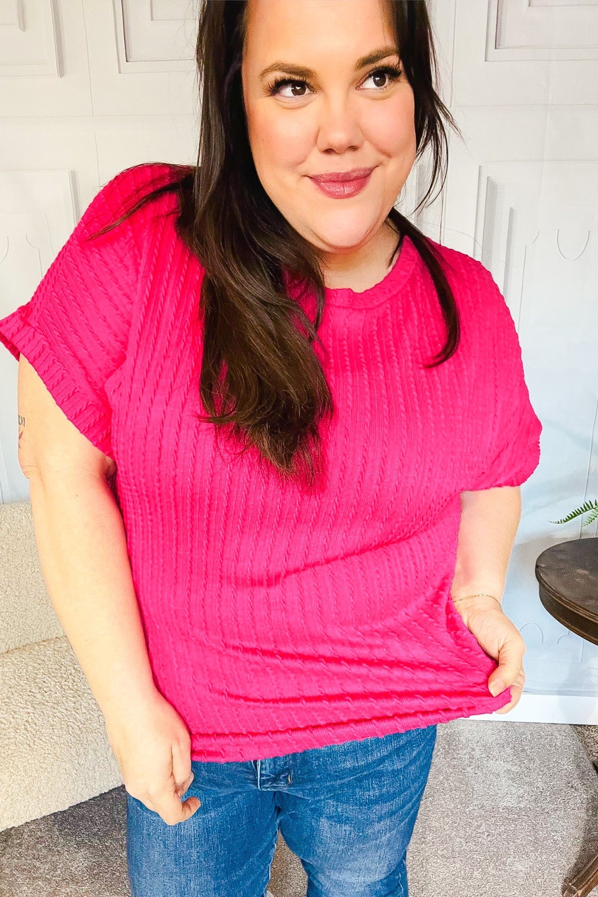 FEMIE | Fuchsia Kabelgebreide Dolman Trui met Korte Mouwen