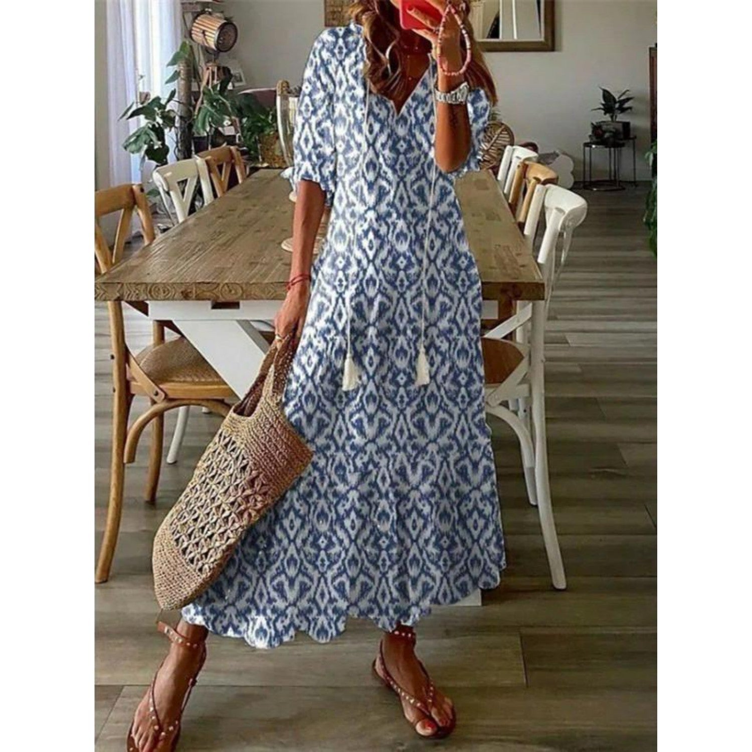 BRITNEY | Comfortabel zomerjurkje in blauwe print met V-halslijn