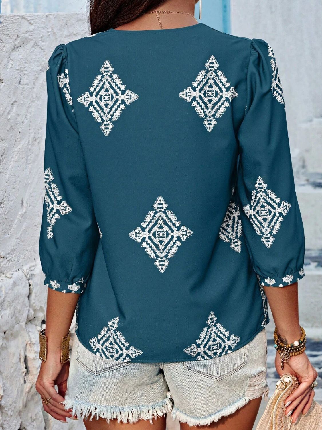 CHARLIE | Bedrukte driekwart mouwen blouse met V-hals