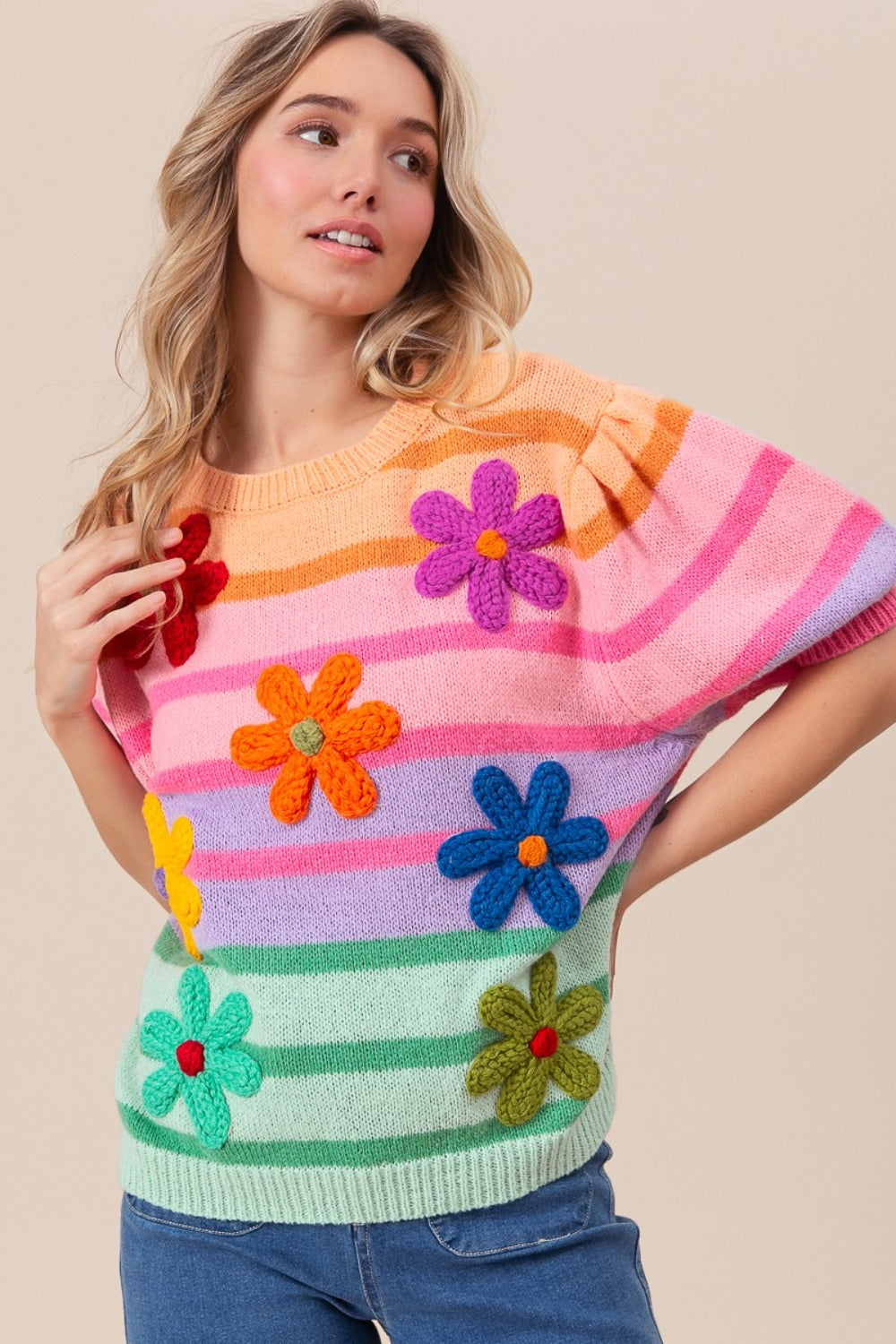 NORA | Sweater met gestreepte mouwen en bloemmotief